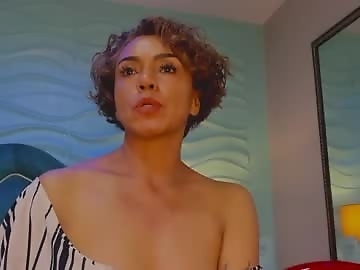 alexiasutherlan is 48 year old ebony sex cam girl