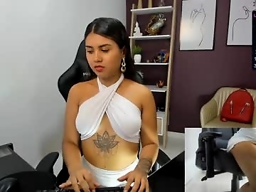 shanabellucy is 0 year old hairy sex cam girl