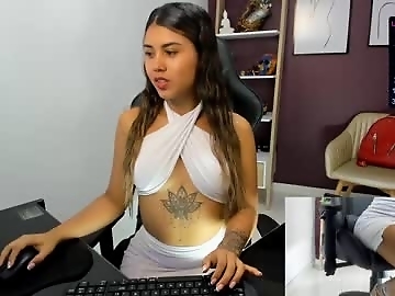 shanabellucy is 0 year old hairy sex cam girl