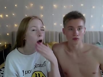 lessyxjhony is 19 year old private sex cam couple