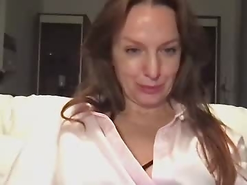 rachelldelicious is 45 year old german sex cam girl