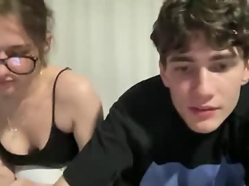 sweetieskitties is 21 year old european sex cam couple