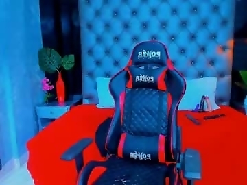 cattaleya_russ is 20 year old ebony sex cam girl