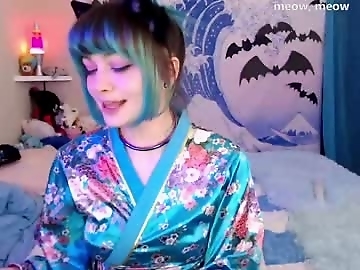 auragotchi is 22 year old young sex cam girl