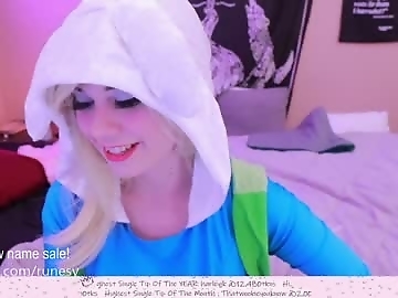 runesy is 25 year old sex cam girl