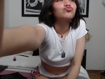 molly_evaans is 18 year old sex cam girl
