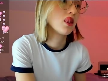 _ruby_kim is 0 year old kinky sex cam girl