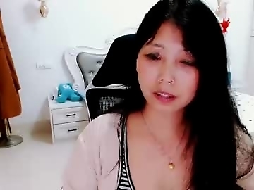 shirleyni is 36 year old asian sex cam girl