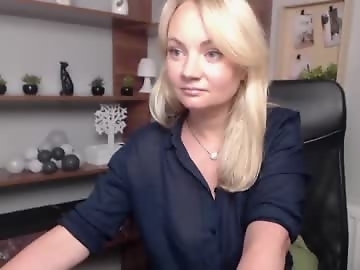 erotic_kaya is 37 year old middle sex cam girl