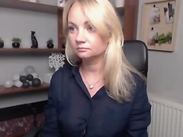 erotic_kaya is 37 year old middle sex cam girl
