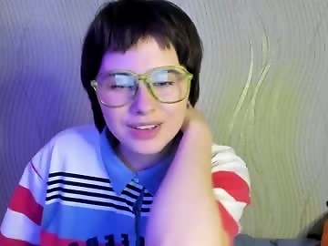 octopussy69x is 22 year old sex cam girl