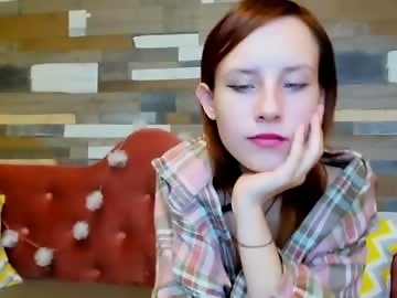 sarakaell is 18 year old european sex cam girl