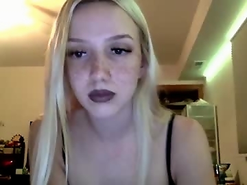 riababe is 0 year old sex cam girl