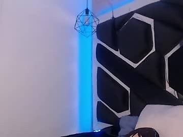 poison_willow is 22 year old bbw sex cam girl