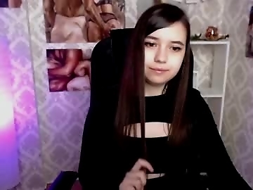 lina_brownie is 18 year old sex cam girl