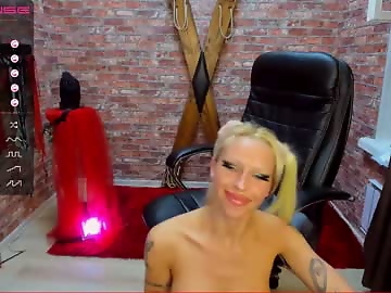 beatrix_rich is 28 year old kinky sex cam girl