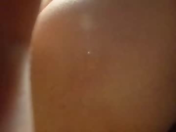 frumcake is 30 year old horny sex cam girl