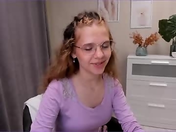 valeriya_land is 18 year old french sex cam girl