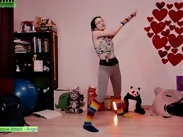 frogessjay is 99 year old sex cam girl