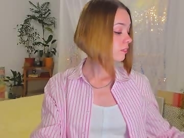poli__ is 20 year old sex cam girl