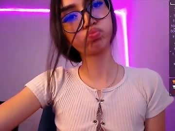 naath_ is 19 year old anal sex cam girl