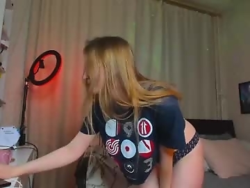 goodg_oddamn is 24 year old petite sex cam girl