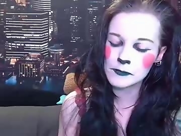seraphinmunster is 30 year old middle sex cam girl