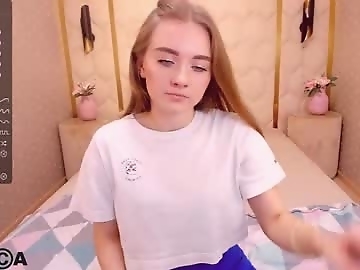 xchaturbaby is 20 year old ass sex cam girl