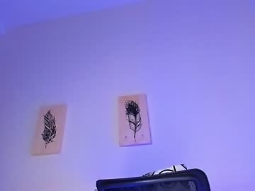 sophiierobertss_ is 22 year old anal sex cam girl