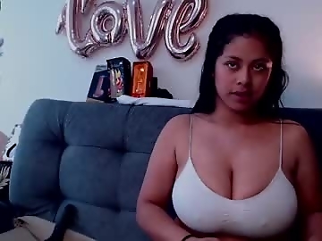 pamela_trouble is 0 year old bbw sex cam girl