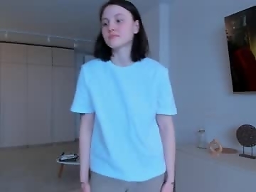 megancooks is 18 year old sex cam girl