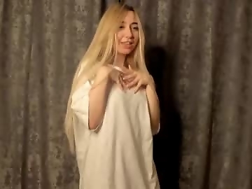 owlluree is 19 year old teen sex cam girl