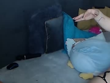 rebekaburns is 28 year old young sex cam girl