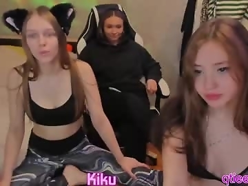 mdaluna is 21 year old asian sex cam girl