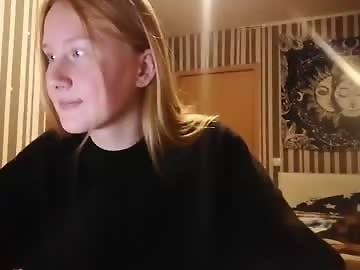 anika_lipps is 19 year old teen sex cam girl