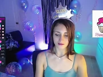 izzy_cum is 0 year old latin sex cam girl