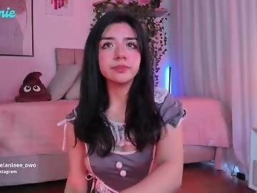 melanie_owo is 20 year old petite sex cam girl