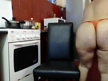 jameyla73 is 42 year old italian sex cam girl
