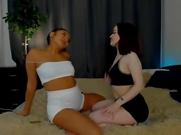 playfuldivas is 0 year old lesbian sex cam couple