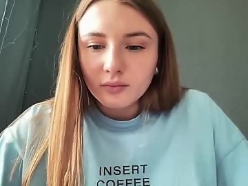 sweet_molly15 is 21 year old foot sex cam girl