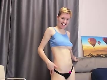 jessielunton is 18 year old sex cam girl