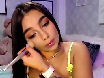 keily_se is 0 year old spanish sex cam girl