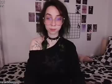 b0pppo is 21 year old teen sex cam girl