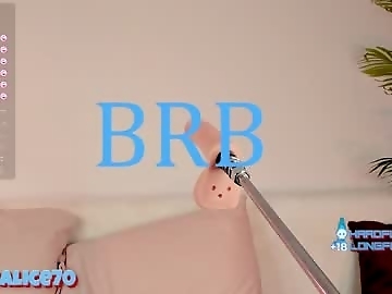 leylabrooklyn is 0 year old sex cam girl