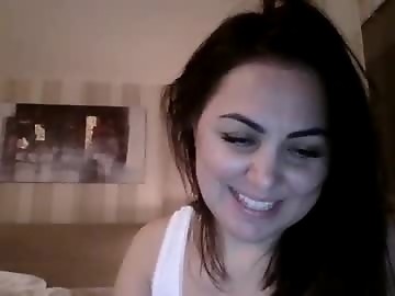em_roqueen is 0 year old sex cam girl
