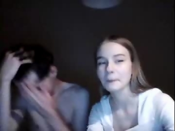 popshhhik is 18 year old teen sex cam couple