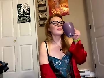 rainbowxxstar is 24 year old sex cam girl