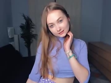 mycheeks4u is 18 year old sex cam girl