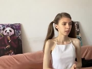 st_ella is 21 year old english sex cam girl