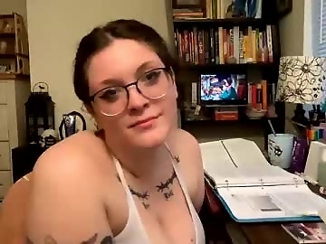 bettycake666 is 24 year old sex cam girl